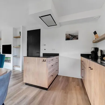 In Texel Near Forest And Sea Nyaraló *