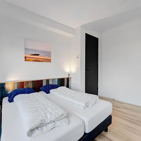 Nyaraló In Texel Near Forest And Sea